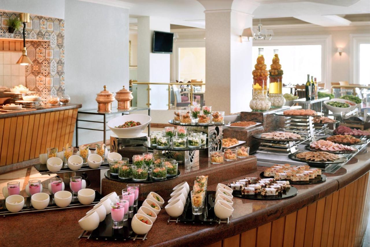 Riyadh Marriott Hotel Exterior photo